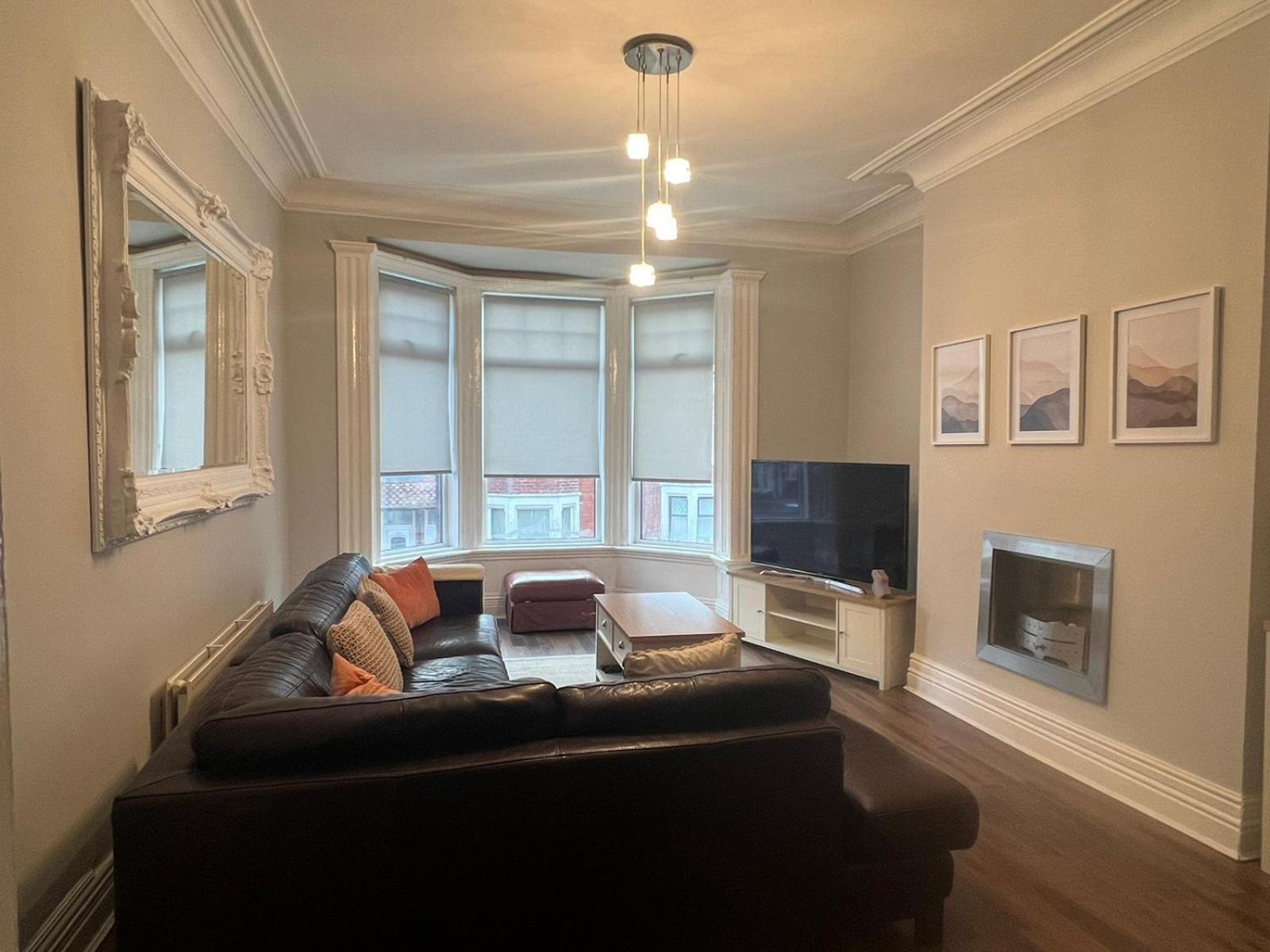 3 Bedroom Property Close To Beach جنوب شيلْدْز المظهر الخارجي الصورة