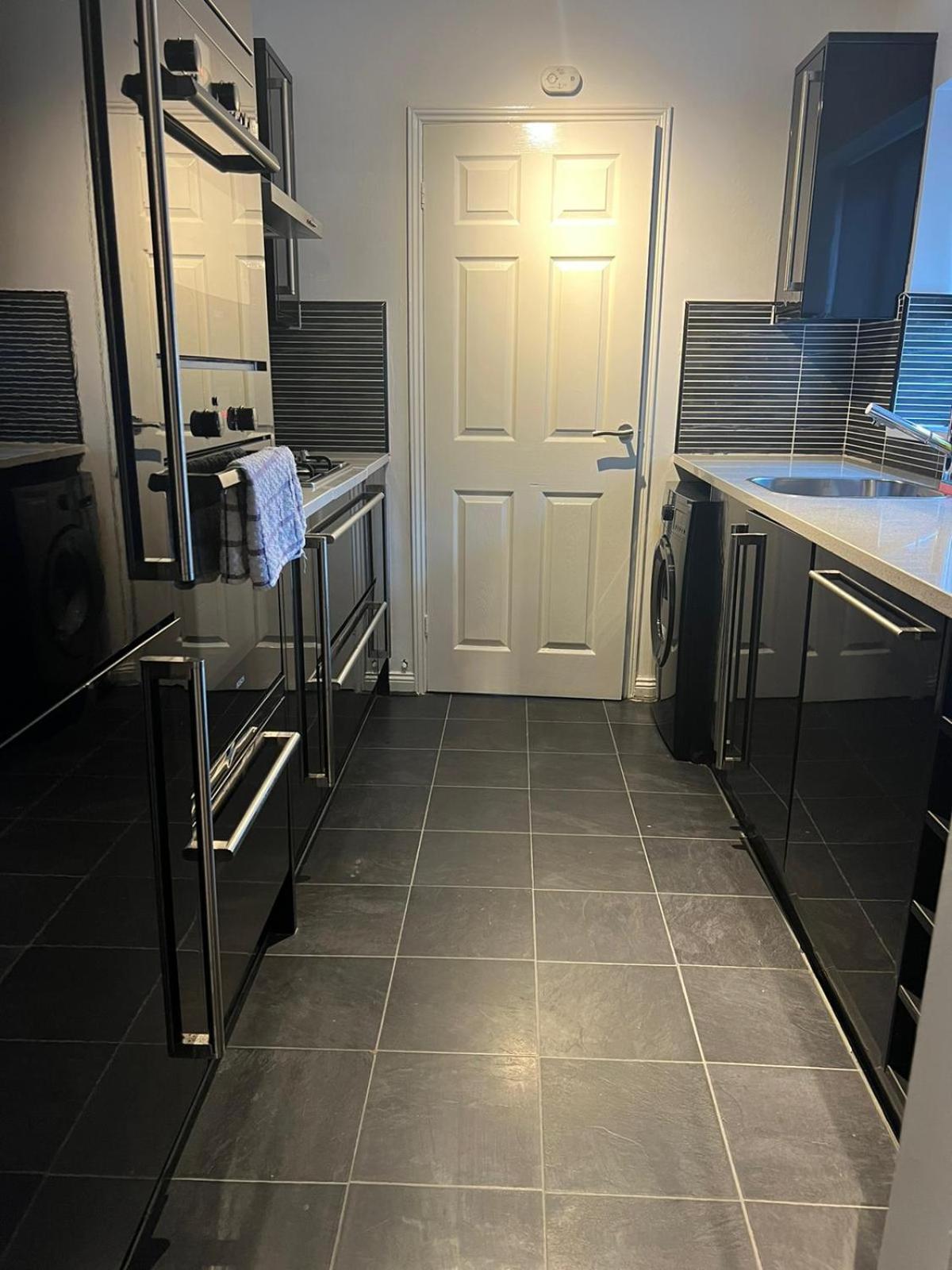 3 Bedroom Property Close To Beach جنوب شيلْدْز المظهر الخارجي الصورة